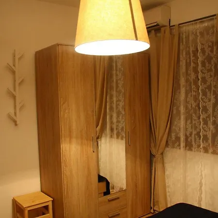 Mrdelja Apartment Nin